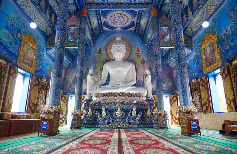Admire majestic murals at the Blue Temple.jpg