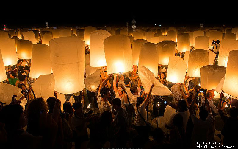 Loy Krathong sky lantern