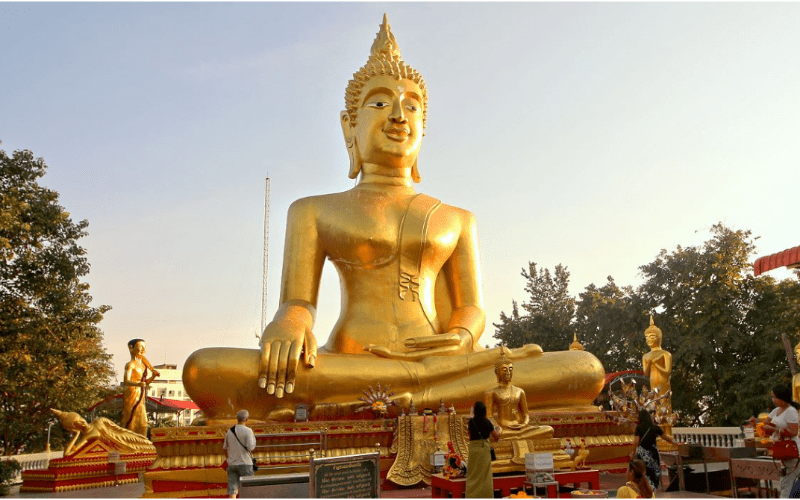 Wat Phra Yai: 