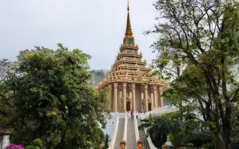 Wat Phra Phutthabat -- The "temple of the Buddha's footprint”