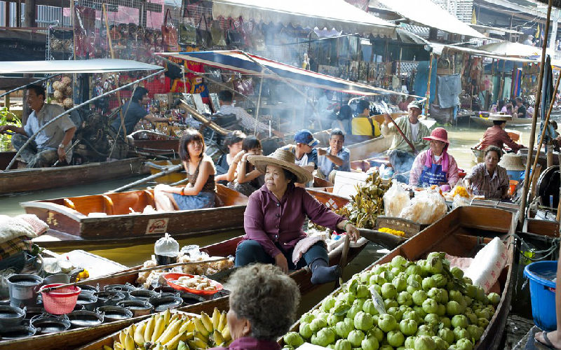 Damnoen Saduak Floating Market