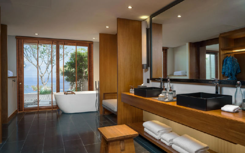 Cliff pool villa