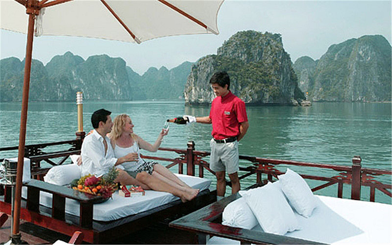 Romantic Ha Long Bay Cruise.jpg