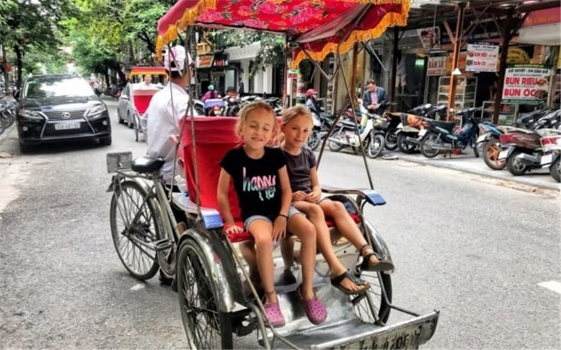 Hanoi Old quarter cycle-rickshaw ride.jpg