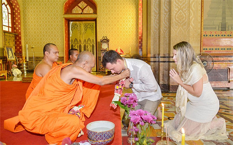 Private Honeymoon Blessing at Chiang Mai Doi Suthep