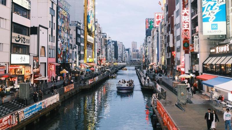 What to Do in Osaka Japan in December Is to Enjoy the Street Food Delight in Dōtonbori