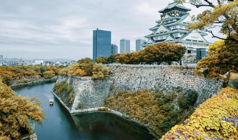 Osaka Castle, the Best Place to See Autumn Colors in Osaka, Japan