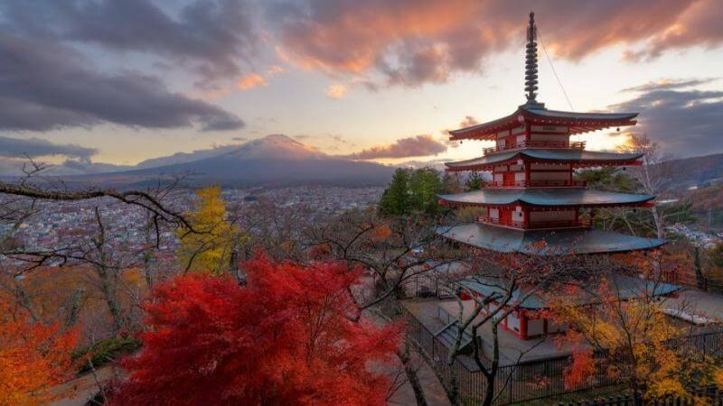Mejestic View of Mount Fuji Fall Foliage from Arakurayama Sengen Park