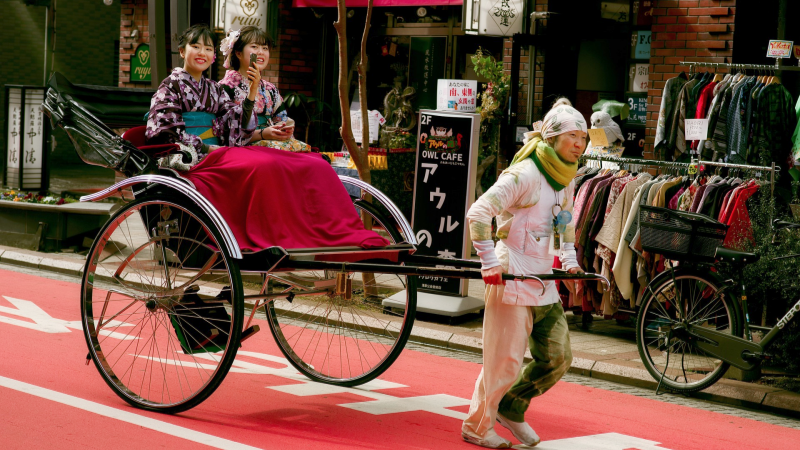 Exploring Hidden Attractions by Taking a Rickshaw