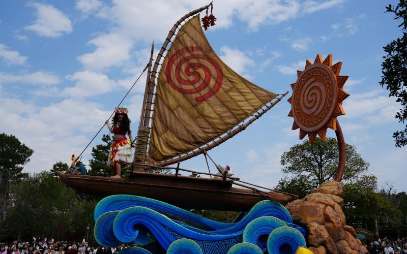 Wonderful Parade in Tokyo Disneyland