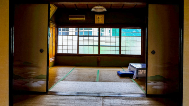 Stay in Japanese Ryokan in Hakone