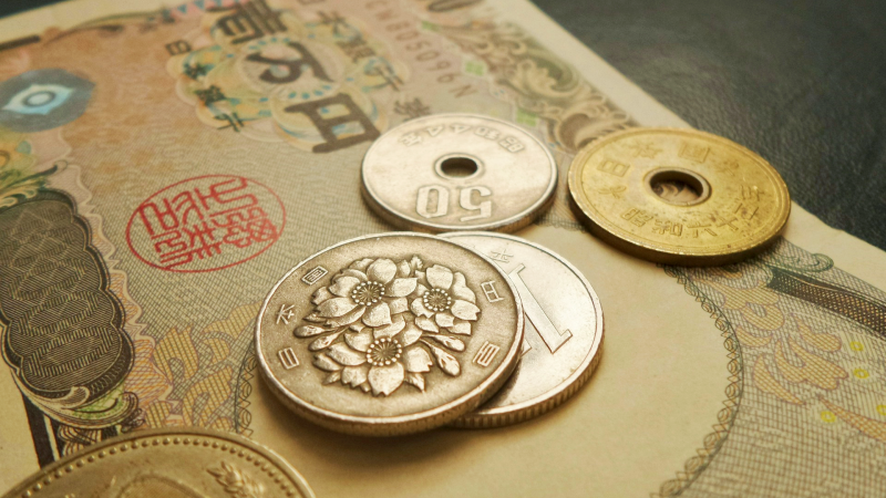 Small Coins, Big Thanks: Tipping in Specific Situations