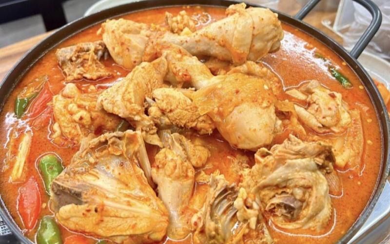 Gyeongsang Fiery Dakbokkeumtang