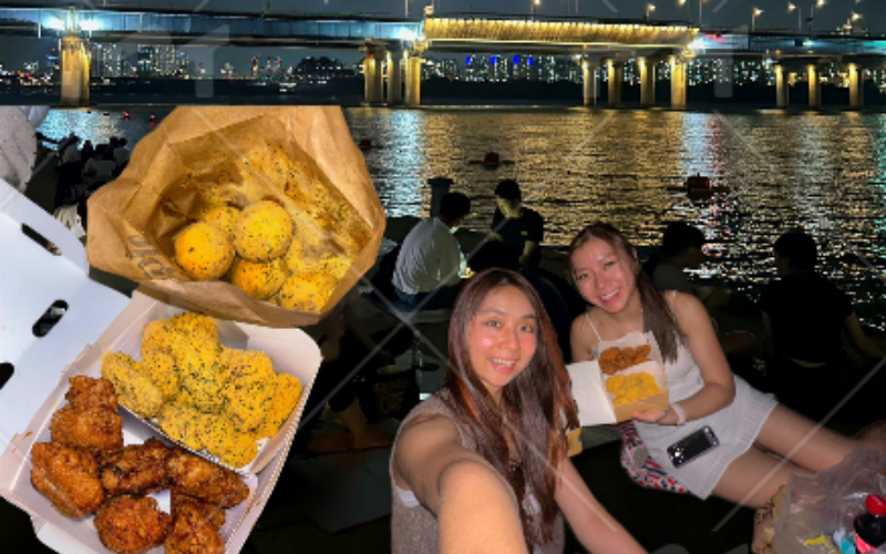8.Eating Fried Chicken and drinking beer on the Han River