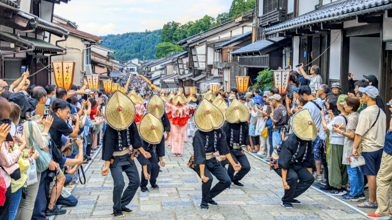 The Obon Festival in Hacchō Suwamachi, Toyama