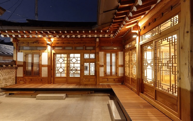 Interior Layout and Architectural Features of a Hanok