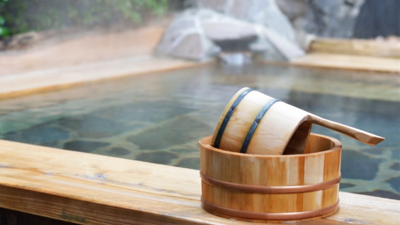 Even in February’s chilly weather, soaking in an open-air onsen feels wonderfully warm and comforting, never cold.