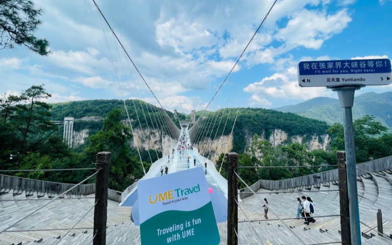 Avenue to Heaven Glass Bridge