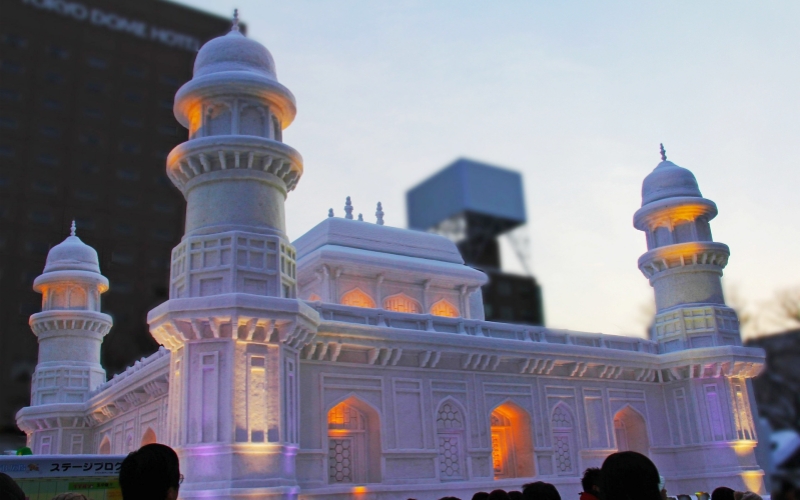 Large snow sculptures show on the snow festival