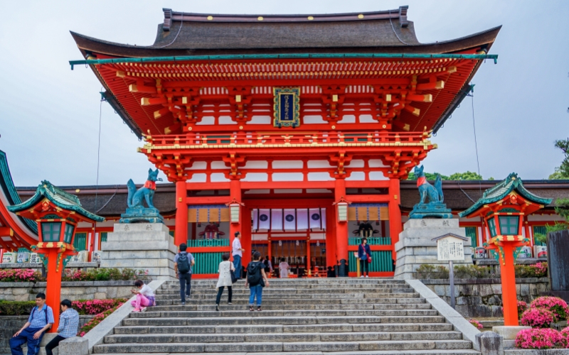 In June, Japan’s temples and shrines are especially serene, making them ideal places for unhurried visits on cooler mornings.