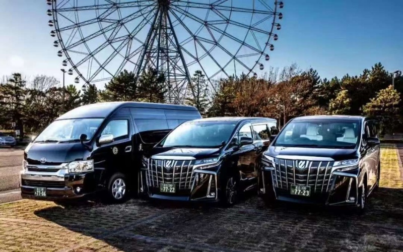 Toyota Hiace & Toyota Alphard