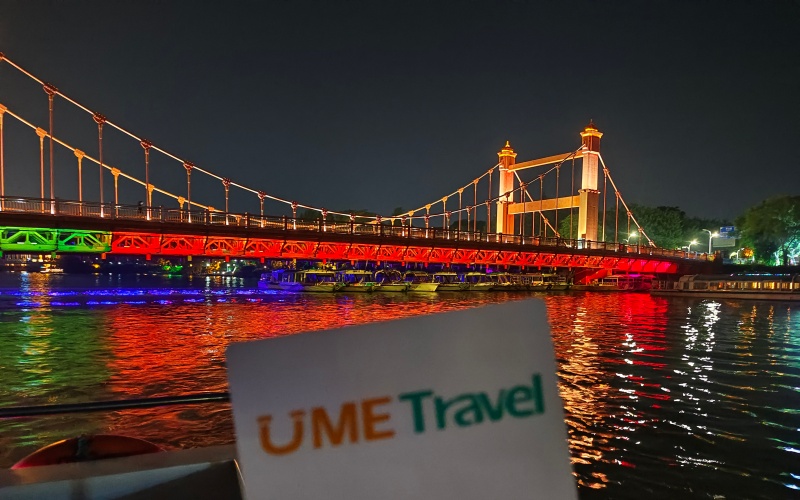 Cruising Guilin's Two Rivers and Four Lakes by Night