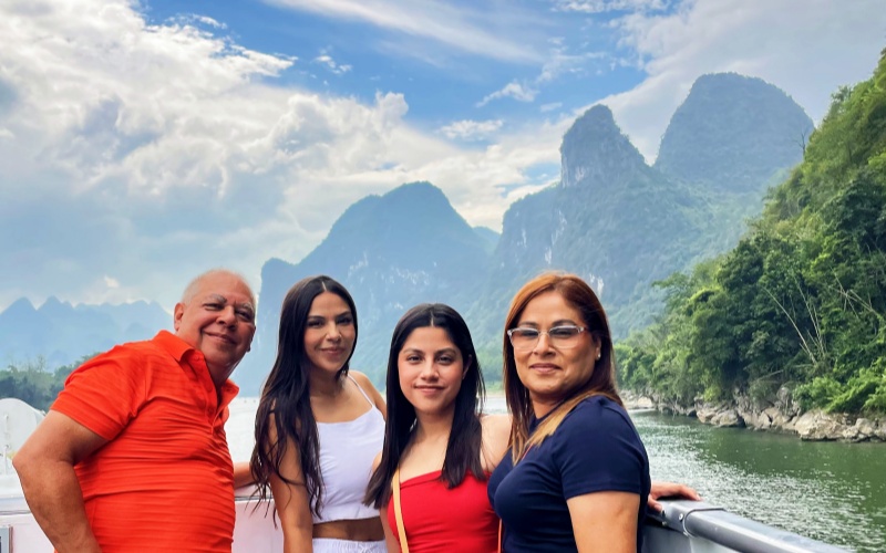 A Perfect Family Moment on the Li River: From Guilin to Yangshuo