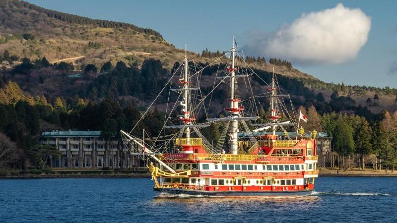 Experience the Lake Ashi's Pirate Ship in Hakone