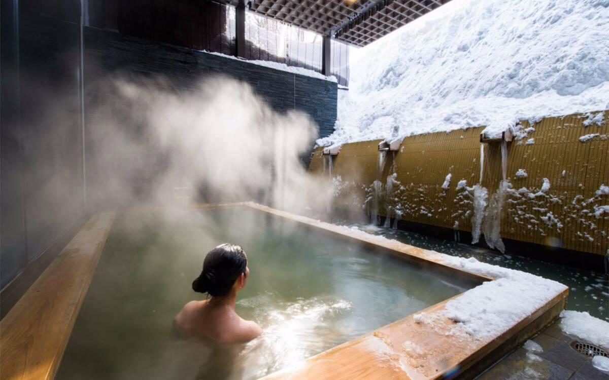 Noboribetsu Onsen and Jigokudani paired with therapeutic baths in Japan’s renowned hot spring resort.
