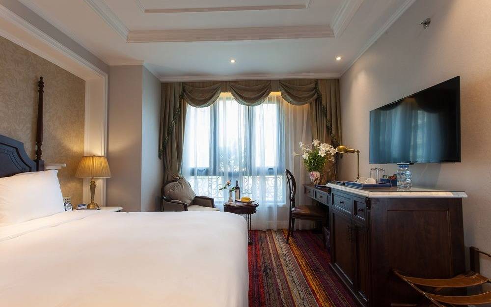 The Lapis Hotel
