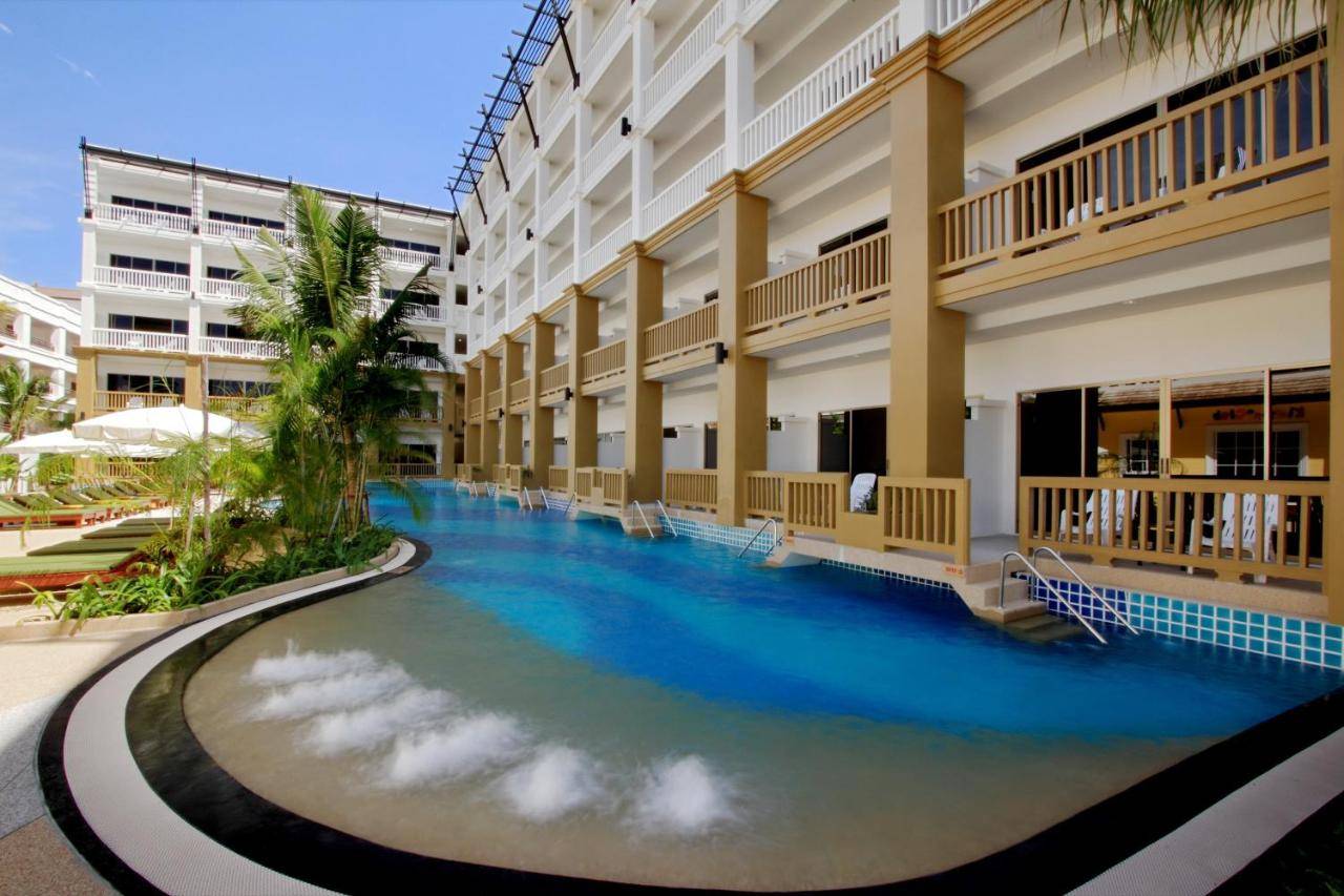 Kata Sea Breeze Resort - SHA Plus Certified