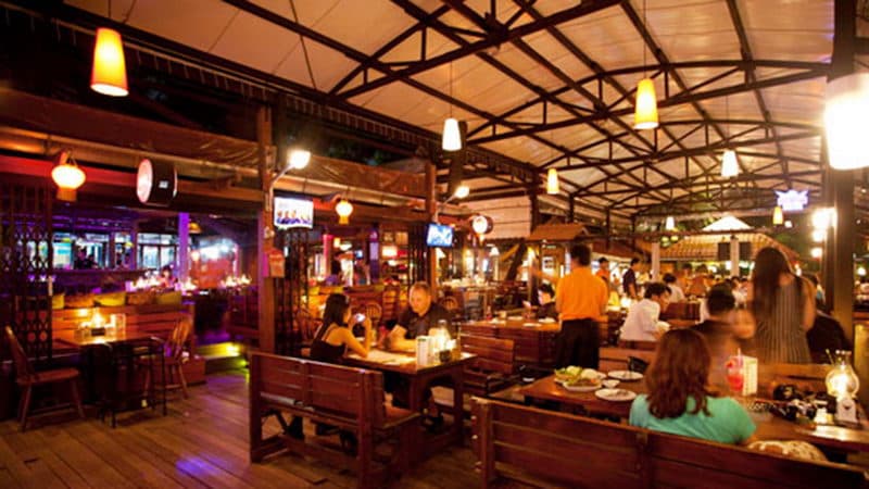 Top 10 Best Local Restaurants in Chiang Mai | UME Travel