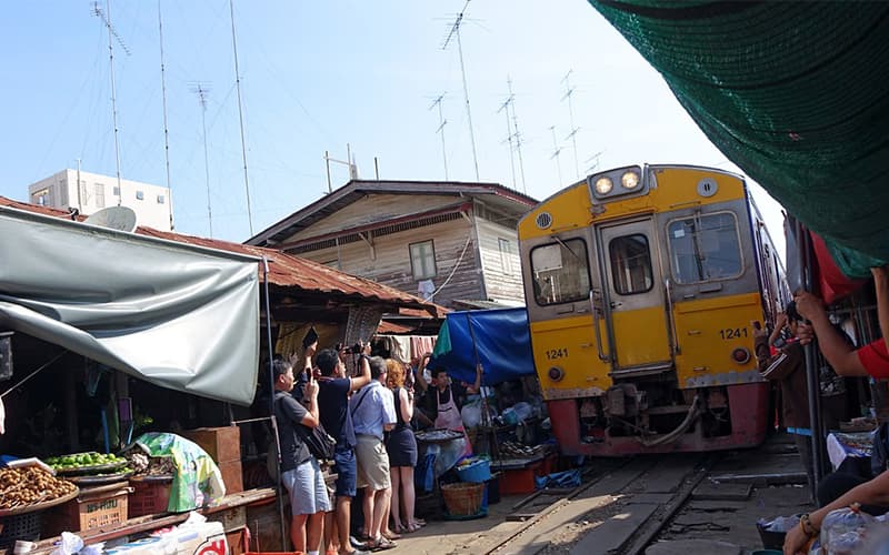 Maeklong Railway Market