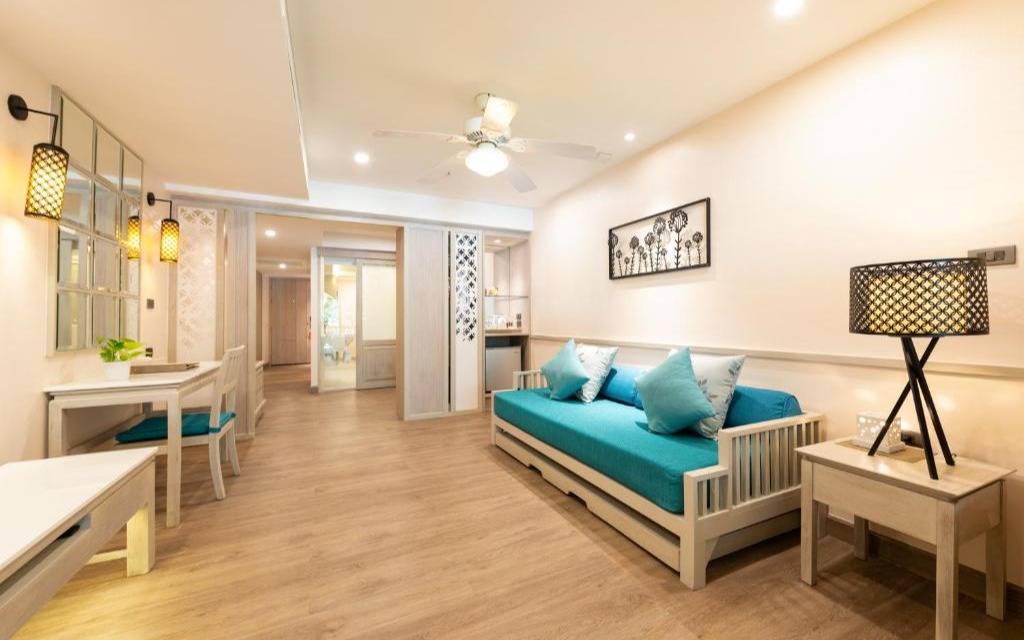 Katathani Phuket Beach Resort