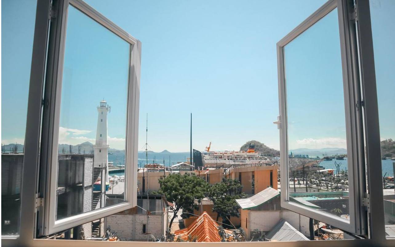 Harbour Komodo Hotel