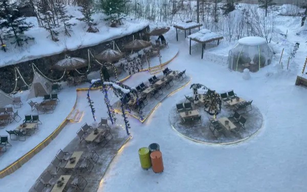 Xuexiang Xueyun Holiday Hotel