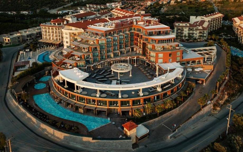 Qlusive Hotel