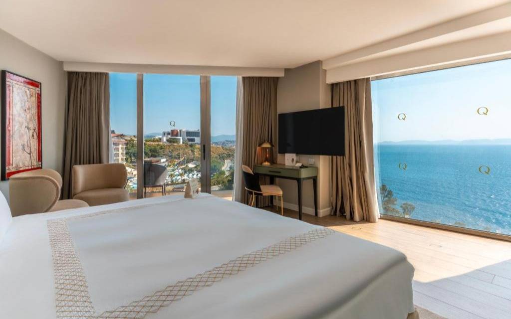 Qlusive Hotel
