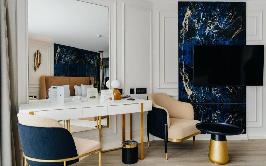 Qlusive Hotel