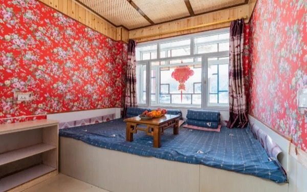 Wuchang Snow Valley mountain Courier station