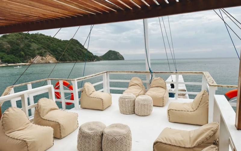 Sailing Komodo Liveaboard