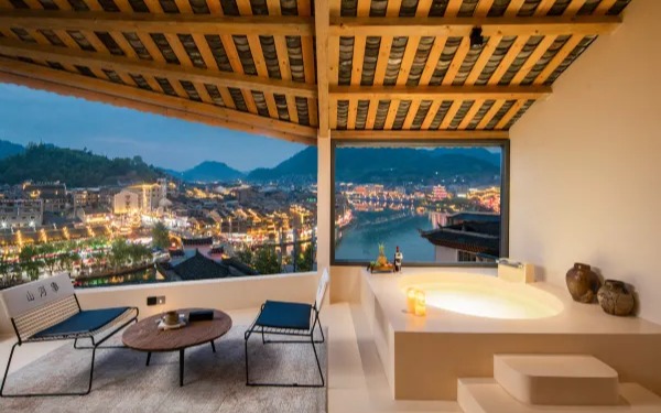 Zhenyuan Mountain and River B&B