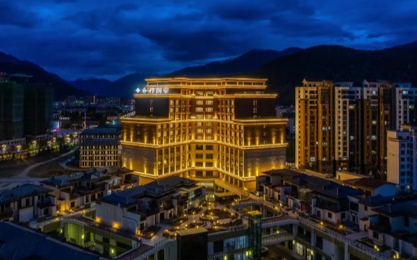 Lin Zhi Chomura Zong Hotel