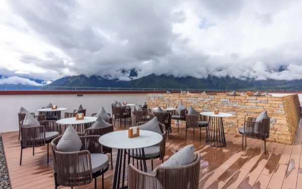Lin Zhi Chomura Zong Hotel