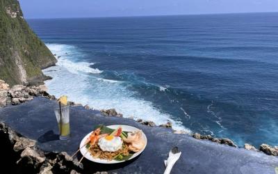 Malini Uluwatu-SEAFOOD & SUNSET with Seafood Basket.