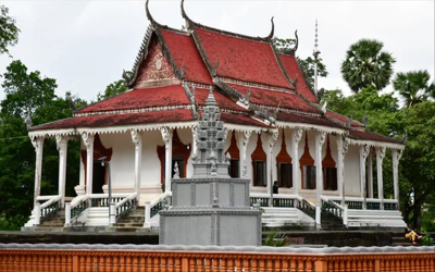 Kampong Tralach Temple