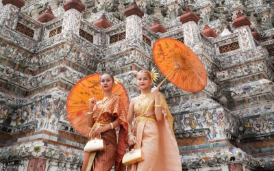 Wat Arun Thai Costume