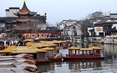 Cruise Along The Qinhuai River