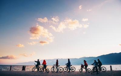 Bike Ride Along Erhai Lake