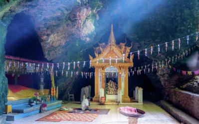 The Killing Cave of Phnom Sampeau 